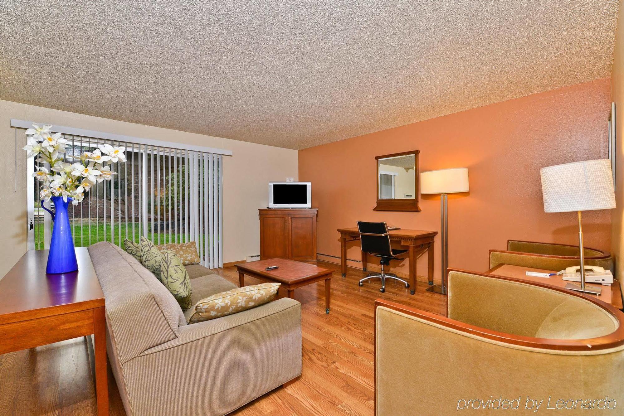 Sunrise Garden Suites Таквила Номер фото